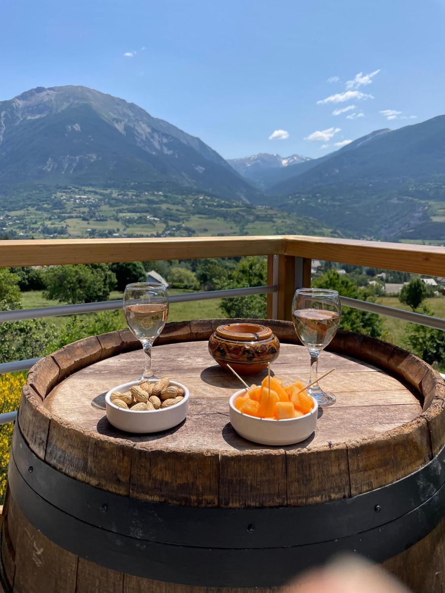 Gite Confort 15 Couchages, Vue Panoramique Montagne Hautes Alpes, Terrasses Embrun Exterior photo