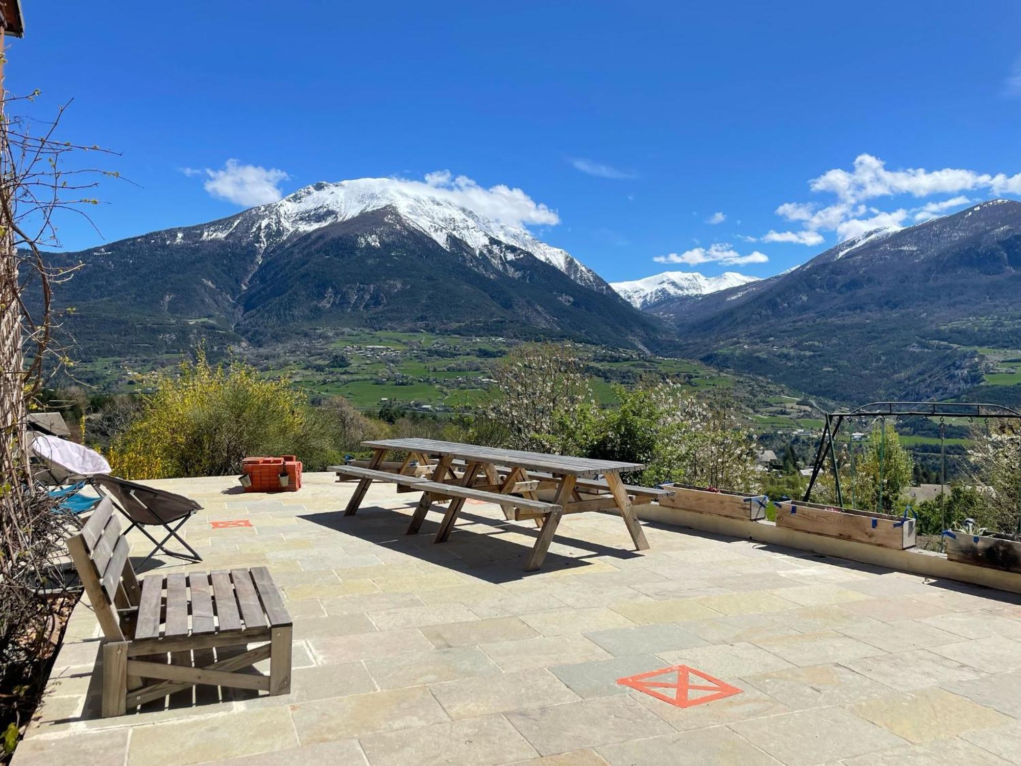 Gite Confort 15 Couchages, Vue Panoramique Montagne Hautes Alpes, Terrasses Embrun Exterior photo