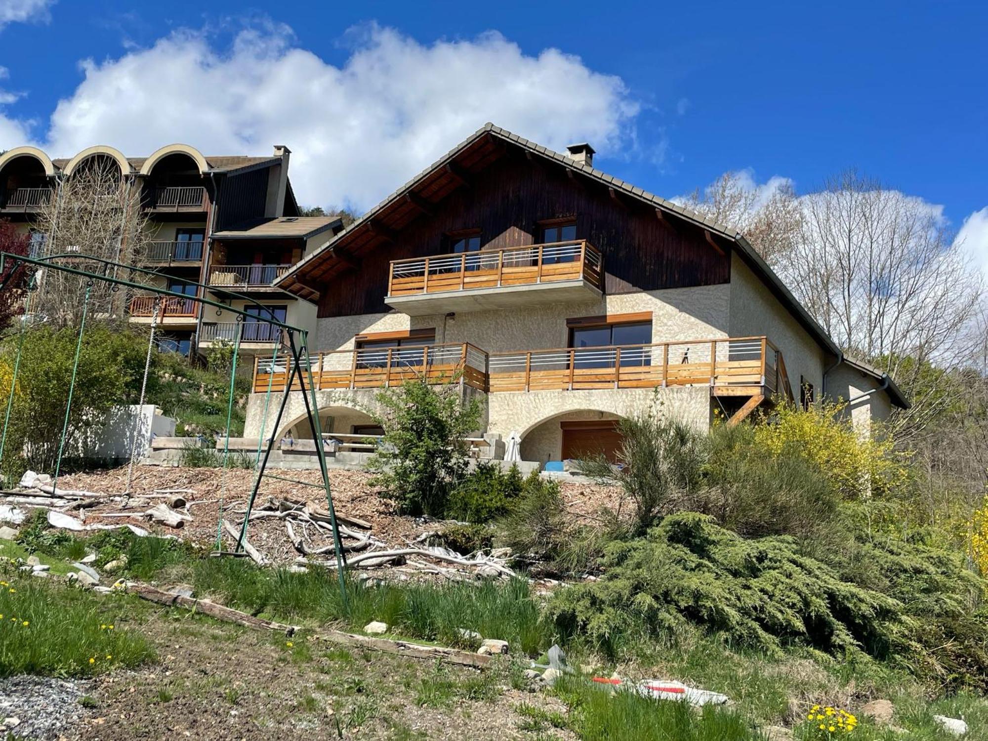 Gite Confort 15 Couchages, Vue Panoramique Montagne Hautes Alpes, Terrasses Embrun Exterior photo